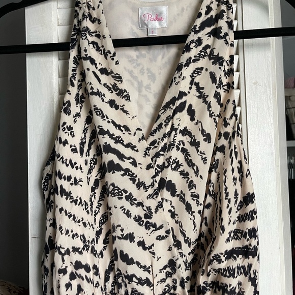 Parker Silk Patterned Wrap Dress. Size Small - Picture 4 of 4